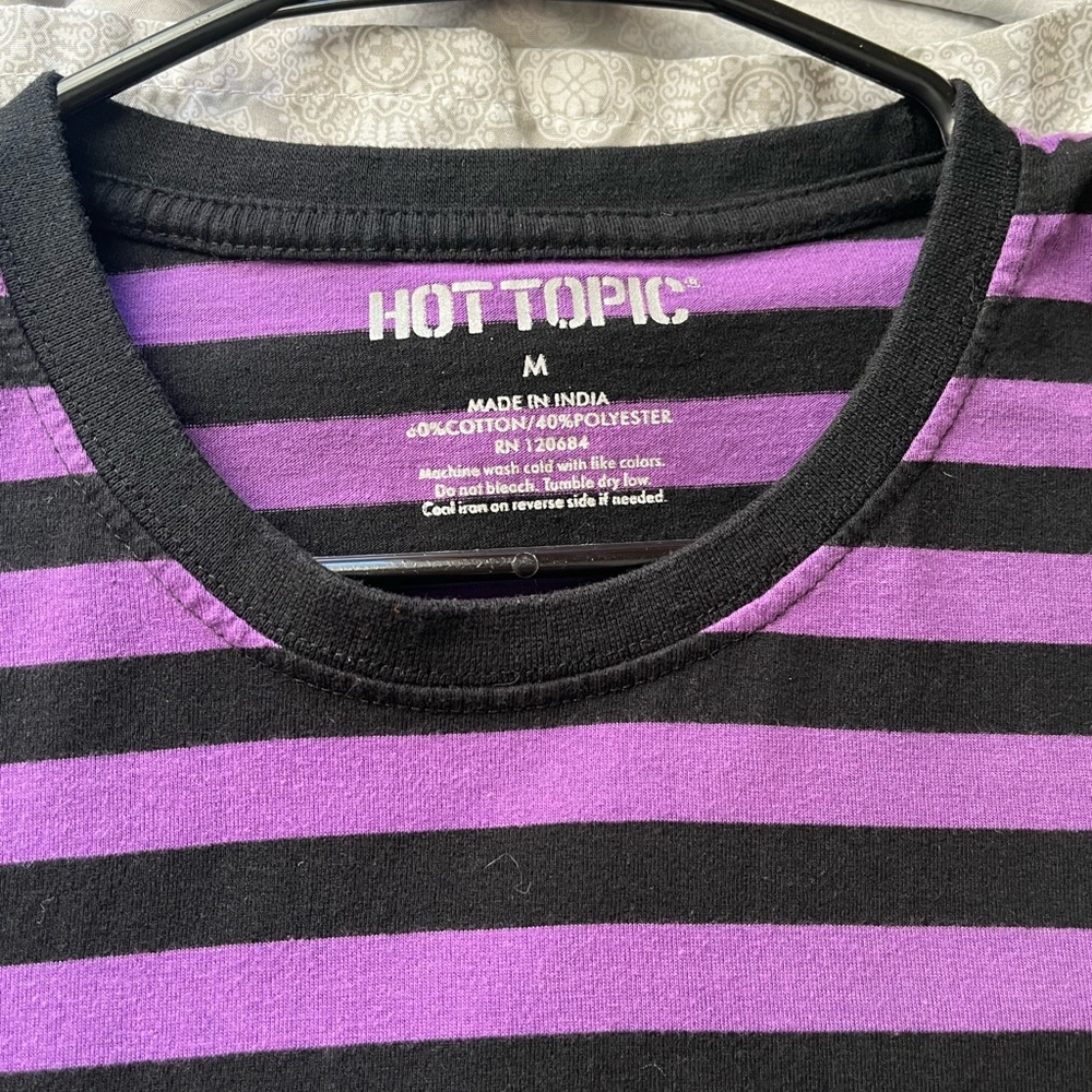 hot topic long sleeve 🦇🕸️⛓️🙀✨🔪